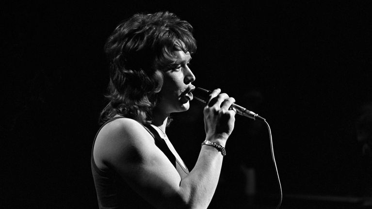 Markku Aro esiintyy Pop Story ohjelmassa vuonna 1972.