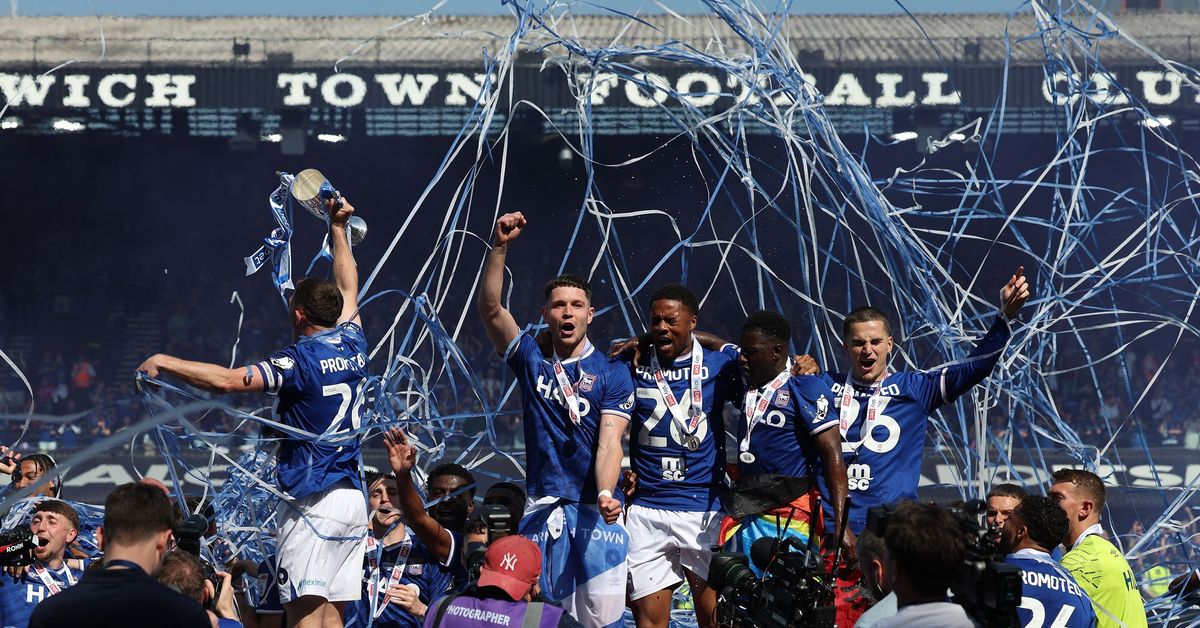 Harri Heliövaaran pari alkoi puhua yllättäen jalkapallosta – Ipswich nousee Valioliigaan, Wrexham ei