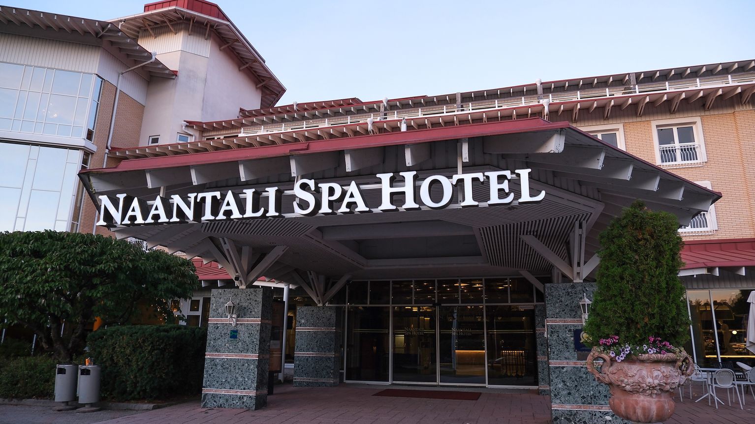 Police have arrested four people following the shooting incident at Naantali Spa