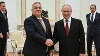Unkarin pääministeri Victor Orban ja Venäjän presidentti Vladimir Putin kättelevät.