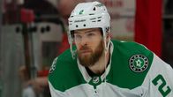 Jani Hakanpää entisen seuransa Dallas Starsin paidassa. 
