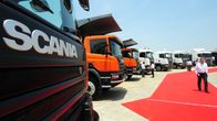Scanias lastbilar vid fabrik i Indien. 