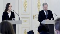 Sanna Marin ja Sauli Niinistö pitävät tiedotustilaisuutta.