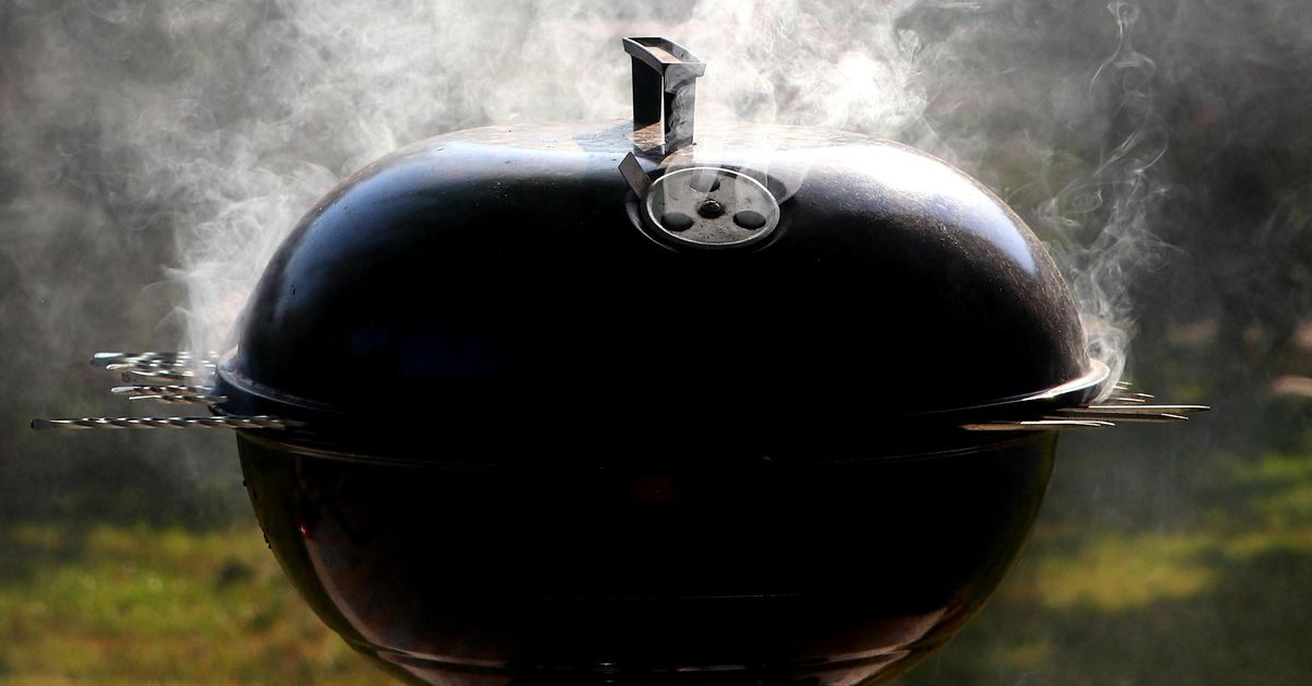 Saako parvekkeella grillata? Laki sallii, mutta taloyhtiö voi kieltää