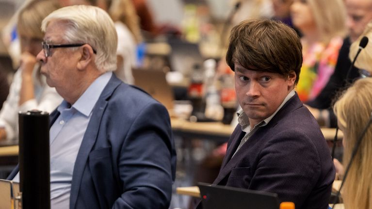Ilkka Sasi Tampereen kaupunginvaltuuston istunnossa.