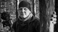 Tubettaja Ali Leiniö mustavalkoisessa kuvassa.
