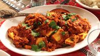 Intialainen Paneer butter masala.