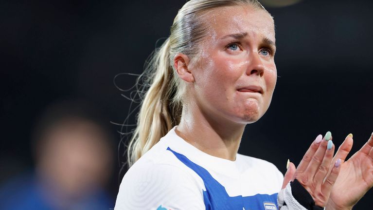 Naamamaali teki Amanda Rantasesta koko kansan tunteman jalkapalloilijan ...