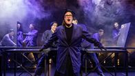 Lumi Aunio i rollen som Selma i musikalen "Dancer in the Dark" på Lilla teatern i Helsingfors.