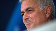 Jose Mourinho mediatilaisuudessa.