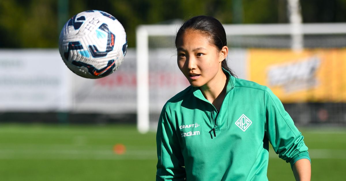 Ambitiösa fotbollslöftet Queenie Xiang: ”Mina föräldrar har påverkat vem jag är jättemycket”