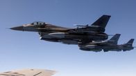 Amerikanskt stridsflygplan av modellen F-16.