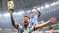 Lionel Messi firar VM-guldet 2022.
