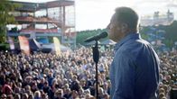 Dokumentaarinen musiikkisarja farjoaa tunnelmapaloja suomalaisten tähtien ja yleisön festivaalihetkistä.