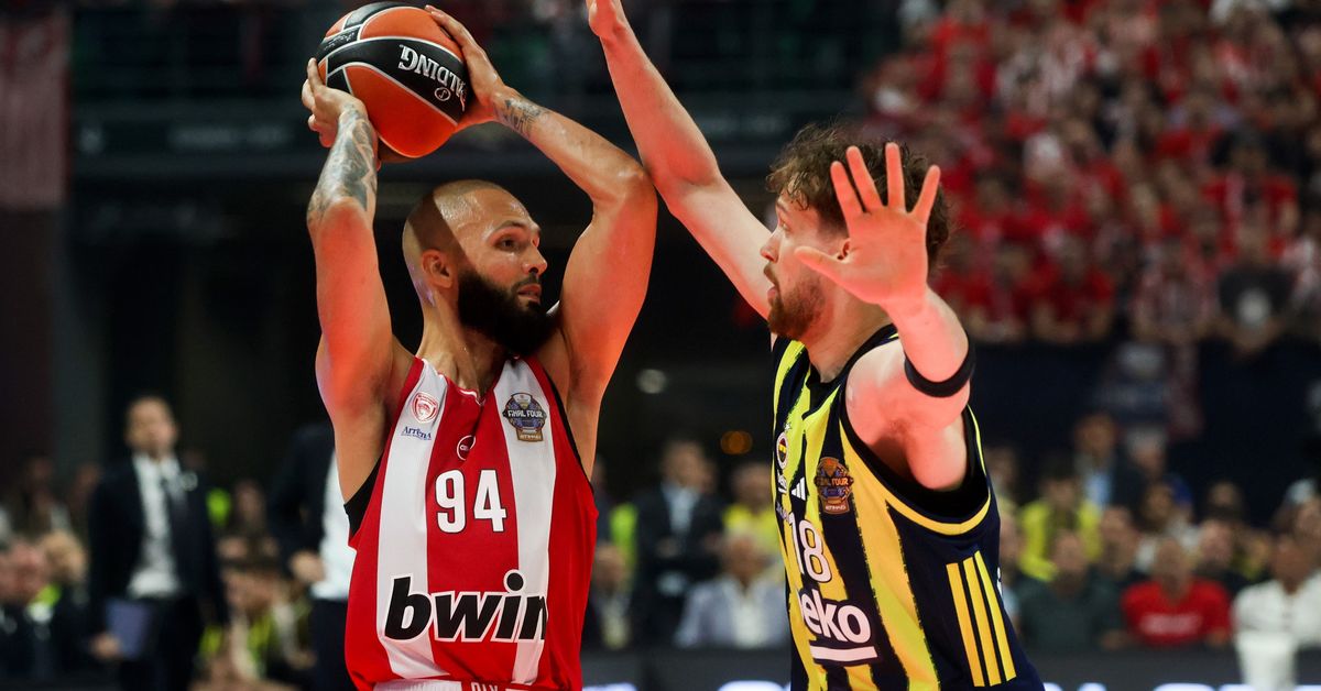 Finaldrömmen i kras för Mikael Jantunens Fenerbahce