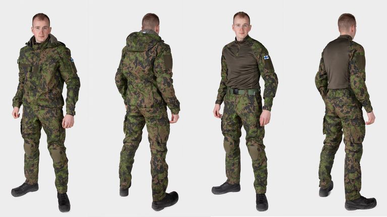 Four consecutive images of a man in a combat uniform, seen from all angles.