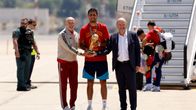  Luis de la Fuente ja Rodri toivat pokaalin Espanjan kamaralle.