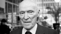 Ahti Hirvonen Mauno Saaren kirjoittaman Rahat ja Henki - Ahti Hirvosen elämäntase -kirjan julkistamistilaisuudessa lokakuussa 2007.