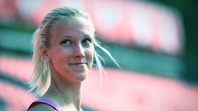 Camilla Richardsson hymyilee kameralle.