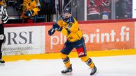 Lukon kapteeni Eric Gélinas jäällä.
