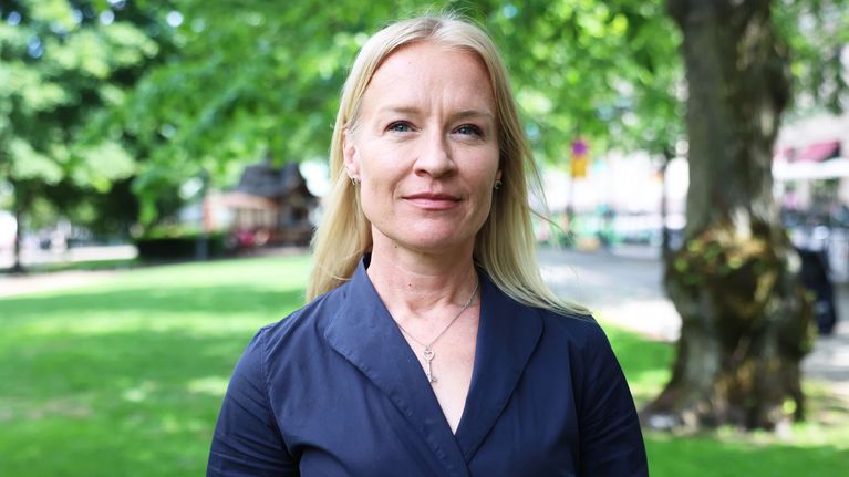 Sari Riihijärvi lähikuvassa. 