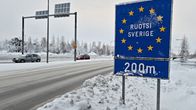 Ruotsi 200 metriä -kyltti Torniossa, Suomen ja Ruotsin rajalla.