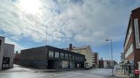 Teatterin käytössä oleva entinen pankkirakennus.