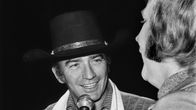 "Virginialainen" eli näyttelijä James Drury Suomen vierailulla. Haastattelijana toimittaja Matti Karhu.
