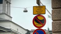 Lönnrotinkadulla ainoastaan tontille ajo on sallittua nastarenkailla.