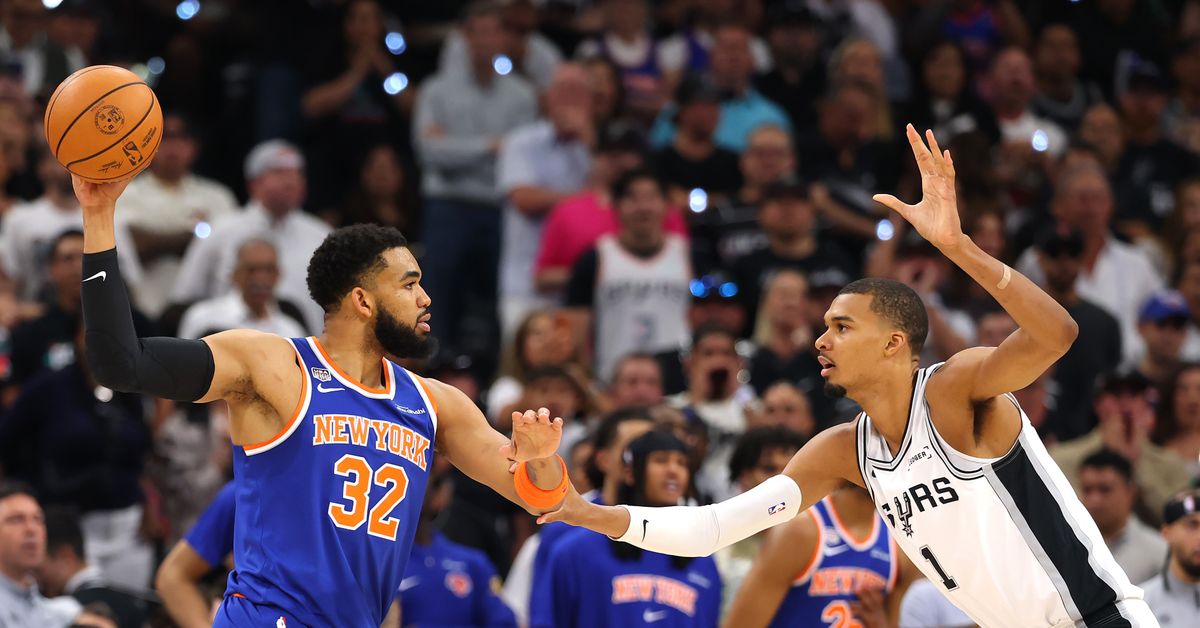 Victor Wembanyama epäonnistui ratkaisuhetkellä – New York Knicksin hurja voittoputki NBA:n pudotuspeleissä jatkuu
