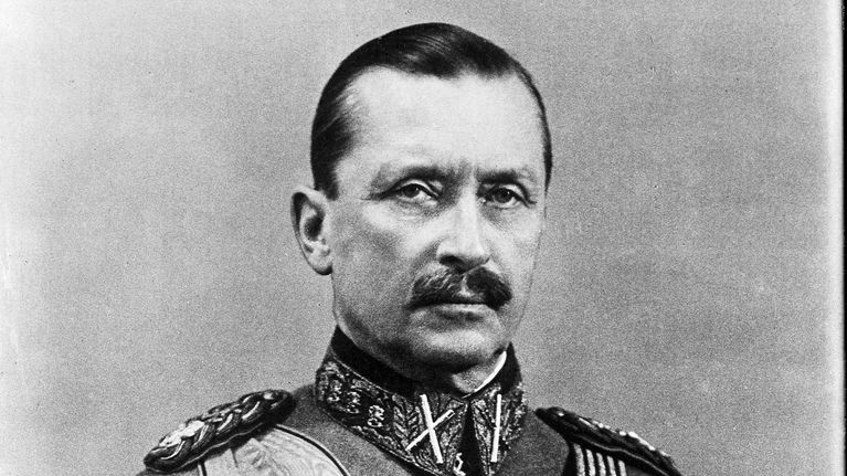Marsalkka Mannerheimin virallinen kuva.  