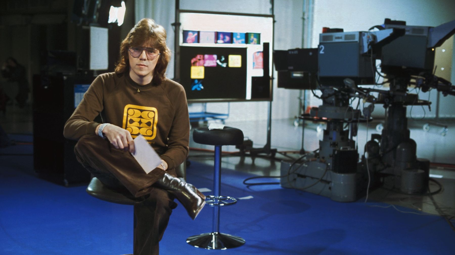 Mikko Alatalo juontaa Iltatähteä vuonna 1977.