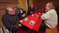 Kahvilla ovat Otanmäen kaivoksella työskennelleet Heikki Tuura, Armas Korkiakoski, Jouko Haataja ja Paavo Makkonen.