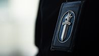 Poliisin virkamerkki.