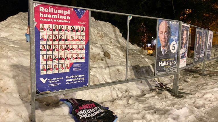 Valaffischer i Raseborg har utsatts för skadegörelse: ”Vi har aldrig ...