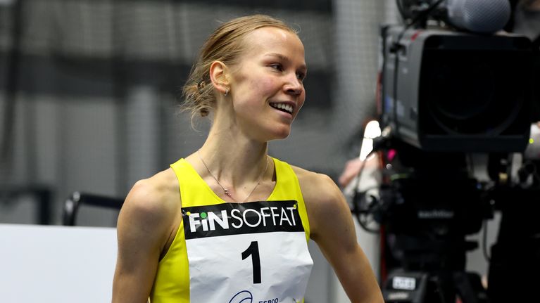 Ilona Mononen SM-halleissa.