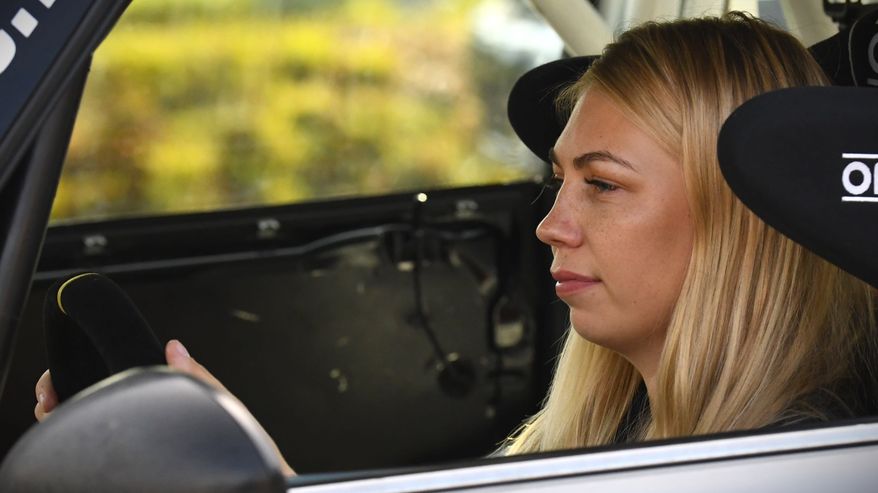 Martina Backfält auton ratissa.