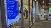 Vantaa-infon sisäänkäynti Tikkurilan aasemalla.