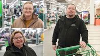 Kuvissa jouluostoksilla Kaaren kauppakeskuksessa asioineet Paula Suomela, Virpi Hemmer ja Mikko Perttola.