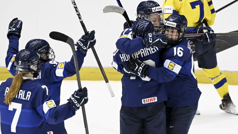 Nöyryytyksen kokeneilta Naisleijonilta vaaditaan kultakalan muistia ...