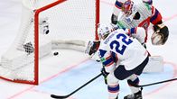 Martin Rønnild sätter pucken i tom kasse.