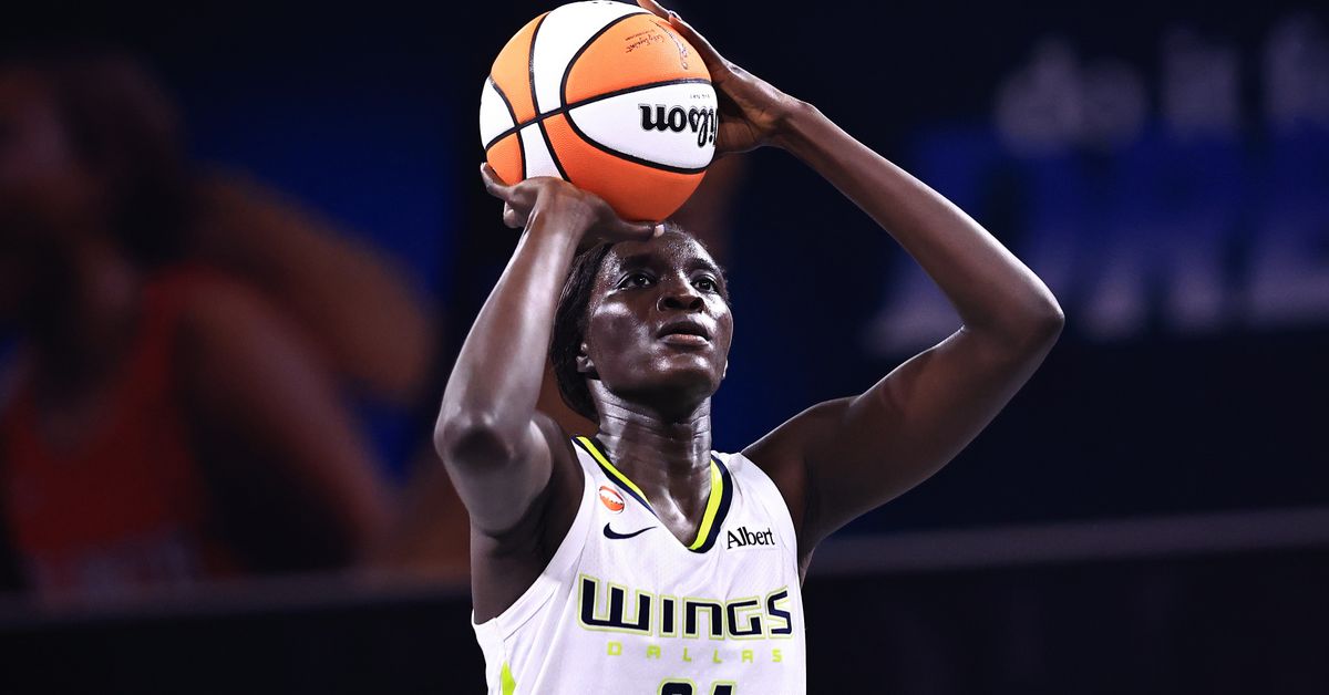 Ennätyspisteensä WNBA:ssa heittänyt Kuier liekeissä, kannattajat vaativat suomalaistähteä avaukseen