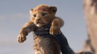Bild från datoranimerade versionen av Lejonkungen. På bilden syns den nyfödda lejonungen Simba.