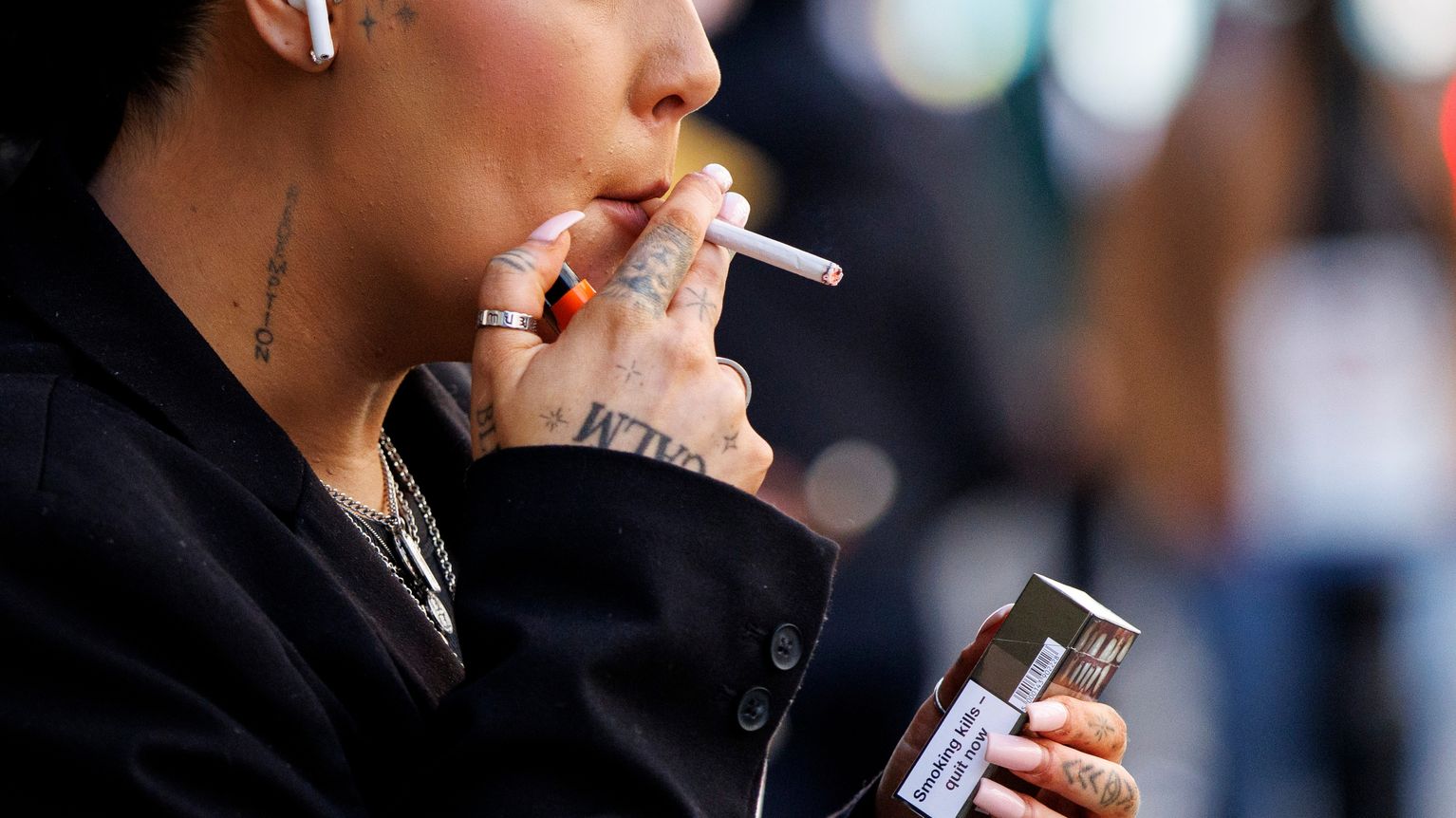Storbritannien frbjuder kp av cigaretter fr en hel generation  expert:  Banbrytande | Utrikes | Svenska Yle
