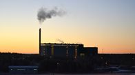 Westenergyn laitoksen profiili auringonlaskun aikaan.