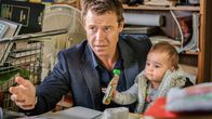 Australialaisen draamasarjan pääroolin näyttelee Rodger Corser.