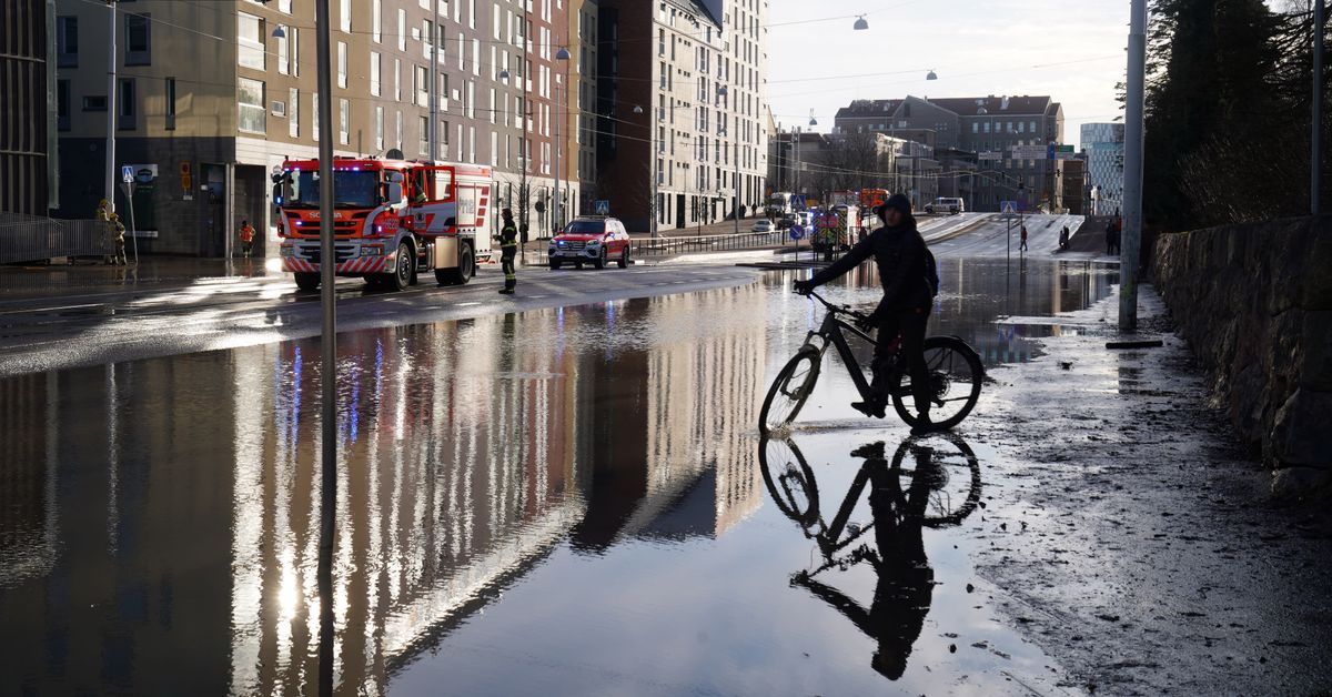 Helsingin kantakaupungin vedenjakelu palautunut lähes normaaliksi – iso vesivuoto on tukittu | Uutisia lyhyesti