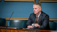 SDP:n kansanedustaja Timo Suhonen eduskunnan istuntosalissa.