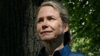 Nuorisopsykiatrian professori Anu Raevuori.