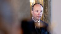  Jussi Halla-ahotiedotustilaisuudessa eduskunnan valtiosalissa.